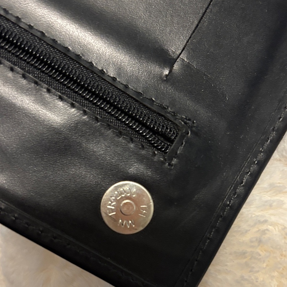 Elegant Black Leather Clutch with Gold Lock Y2K 2000 - Picture 6 of 14